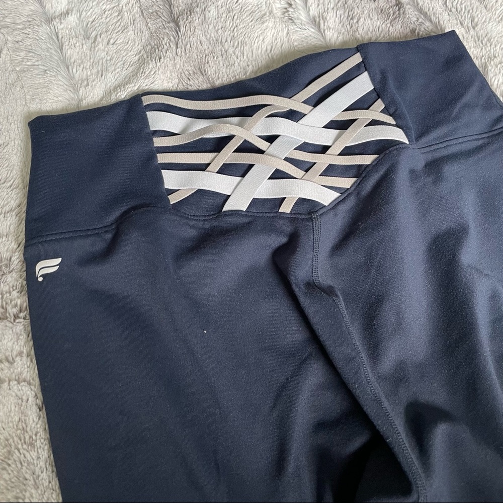 Fabletics | Boost 7/8 Navy and white/gray crisscross leggings size M EUC